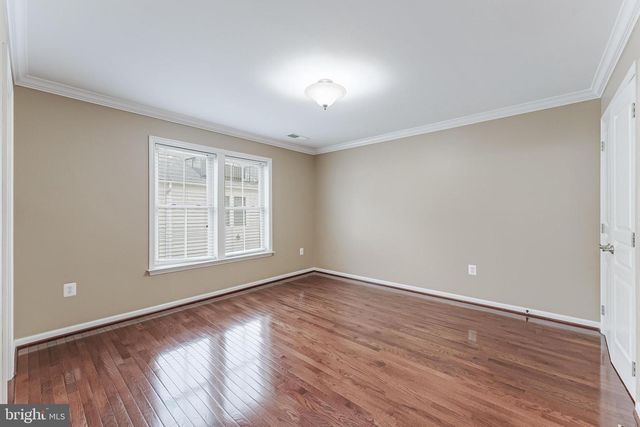 2654 S KENMORE CT, Arlington, VA 22206