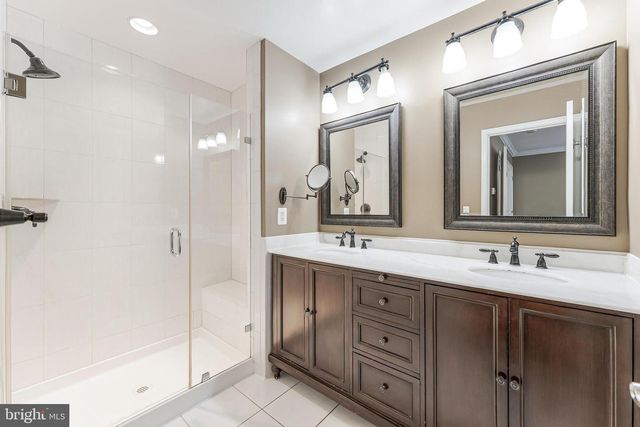 2654 S KENMORE CT, Arlington, VA 22206