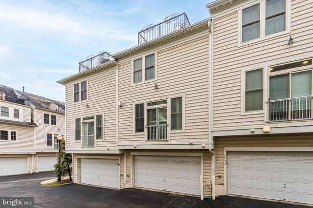 2654 S KENMORE CT, Arlington, VA 22206