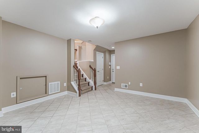 2654 S KENMORE CT, Arlington, VA 22206