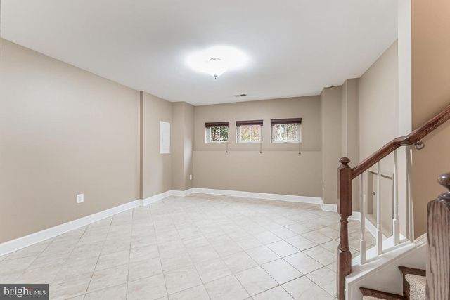 2654 S KENMORE CT, Arlington, VA 22206