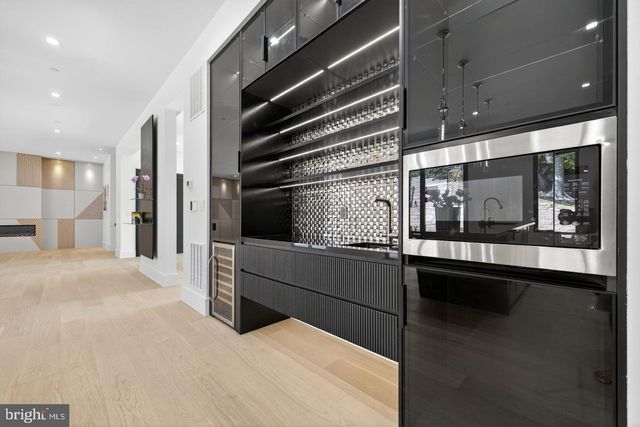 4509 FOXHALL CRES NW, Washington, DC 20007