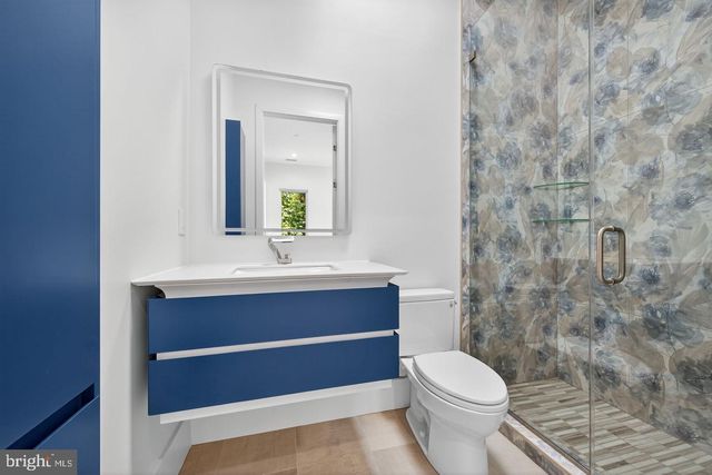 4509 FOXHALL CRES NW, Washington, DC 20007