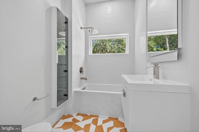 4509 FOXHALL CRES NW, Washington, DC 20007