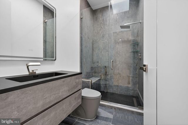 4509 FOXHALL CRES NW, Washington, DC 20007