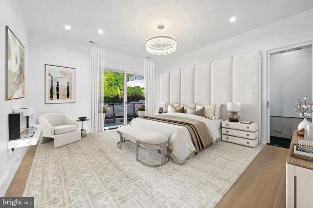 4509 FOXHALL CRES NW, Washington, DC 20007