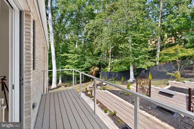 4509 FOXHALL CRES NW, Washington, DC 20007