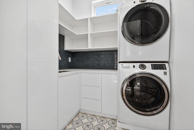 4509 FOXHALL CRES NW, Washington, DC 20007