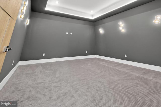4509 FOXHALL CRES NW, Washington, DC 20007