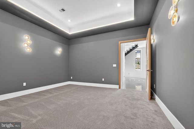 4509 FOXHALL CRES NW, Washington, DC 20007