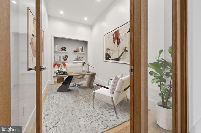 4509 FOXHALL CRES NW, Washington, DC 20007