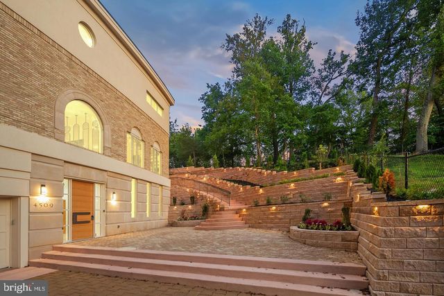 4509 FOXHALL CRES NW, Washington, DC 20007