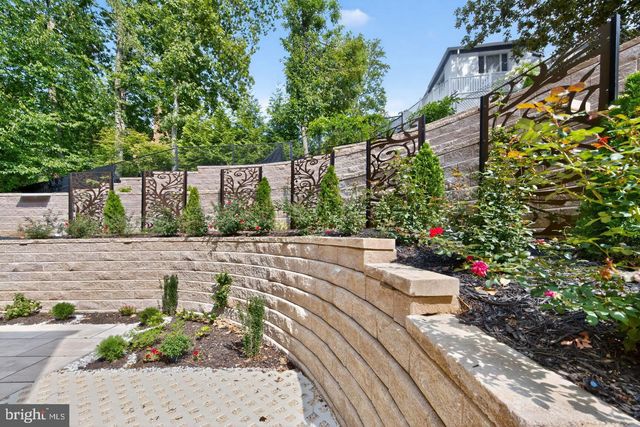 4509 FOXHALL CRES NW, Washington, DC 20007