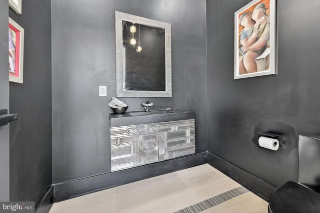 4509 FOXHALL CRES NW, Washington, DC 20007