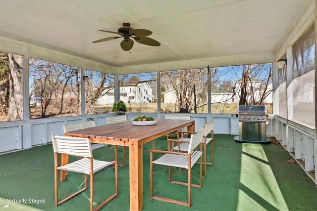 236 W Rockwell STREET, Elkhorn, WI 53121