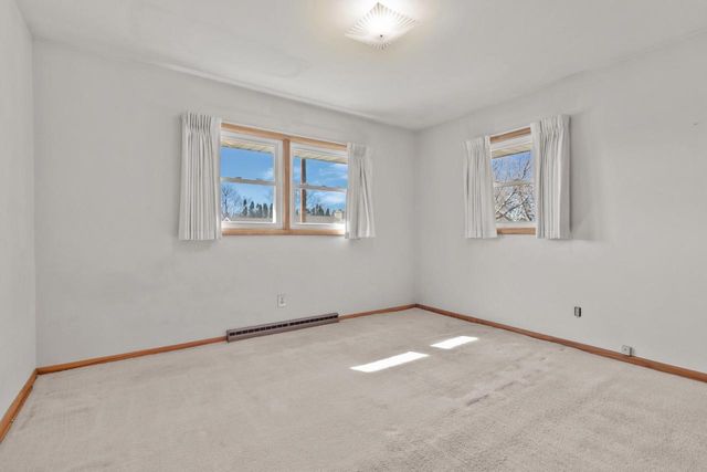 236 W Rockwell STREET, Elkhorn, WI 53121