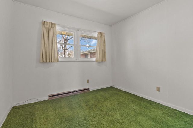 236 W Rockwell STREET, Elkhorn, WI 53121