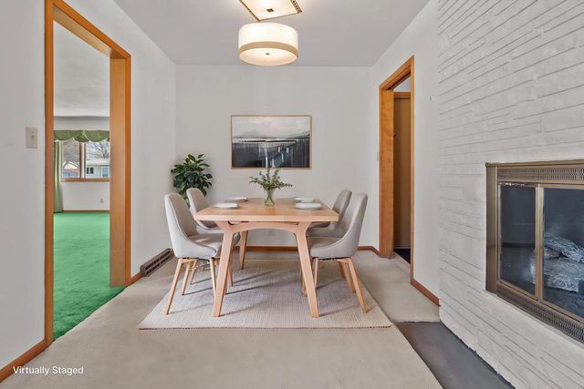 236 W Rockwell STREET, Elkhorn, WI 53121