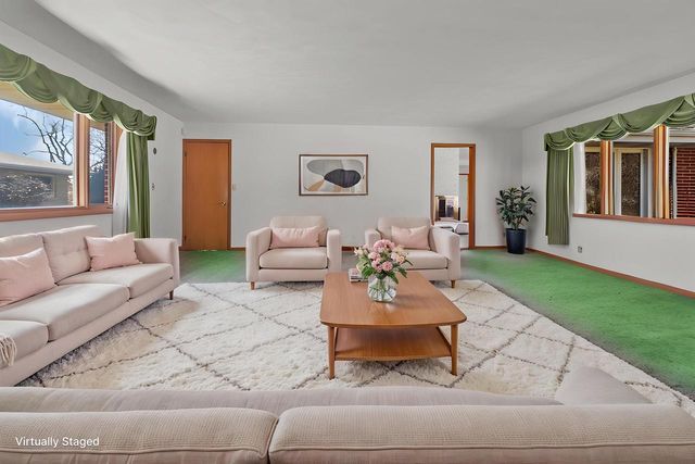 236 W Rockwell STREET, Elkhorn, WI 53121