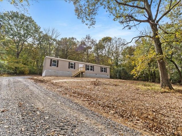424 Hiwassee Rd, Lebanon, TN 37087