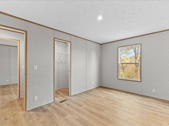 424 Hiwassee Rd, Lebanon, TN 37087