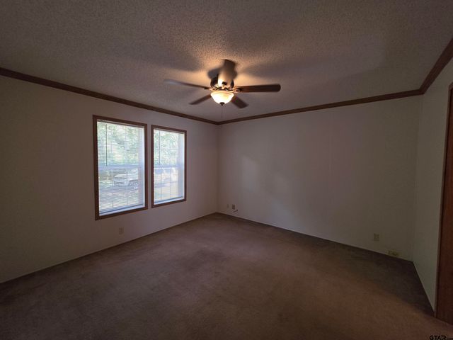 21587 Ravenwood Drive, Chandler, TX 75758