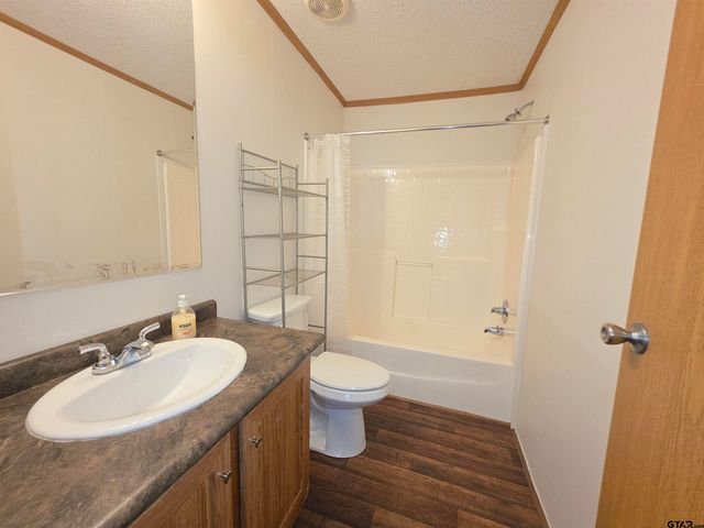 21587 Ravenwood Drive, Chandler, TX 75758