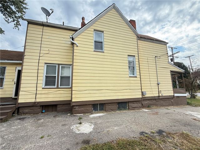 6721 Hough Avenue, Cleveland, OH 44103