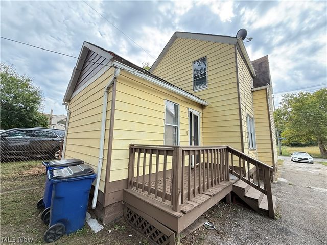 6721 Hough Avenue, Cleveland, OH 44103