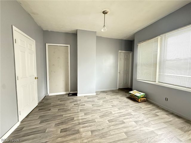 6721 Hough Avenue, Cleveland, OH 44103