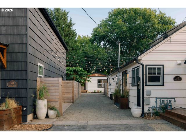 5614 Ne SIMPSON St, Portland, OR 97218