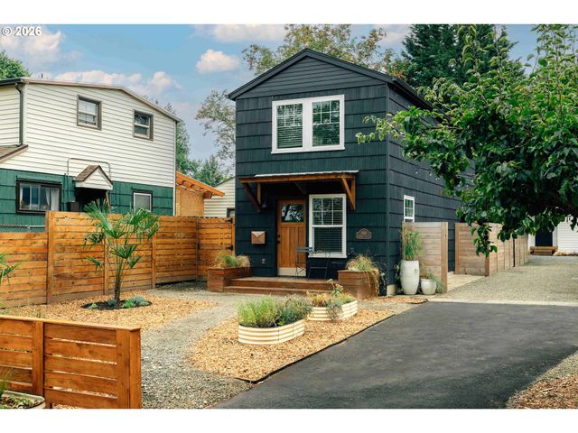 5614 Ne SIMPSON St, Portland, OR 97218