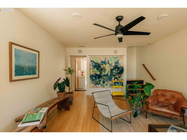 5614 Ne SIMPSON St, Portland, OR 97218