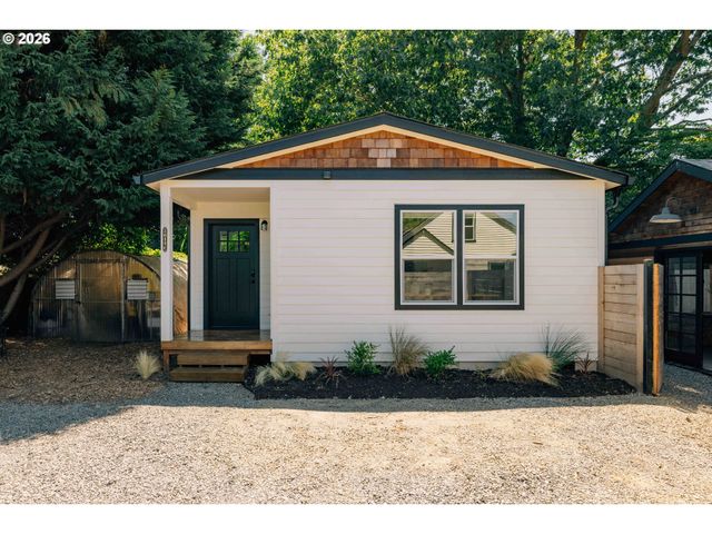 5614 Ne SIMPSON St, Portland, OR 97218