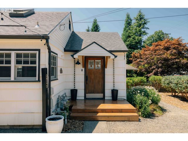 5614 Ne SIMPSON St, Portland, OR 97218