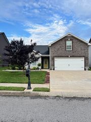 3753 Windmill Dr, Clarksville, TN 37040