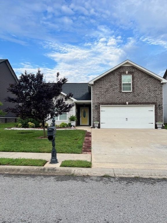 3753 Windmill Dr, Clarksville, TN 37040