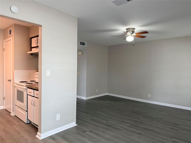 2101 6th Avenue N 6, Texas City, TX 77590