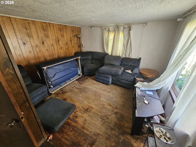 1921 N MIST Dr, Vernonia, OR 97064