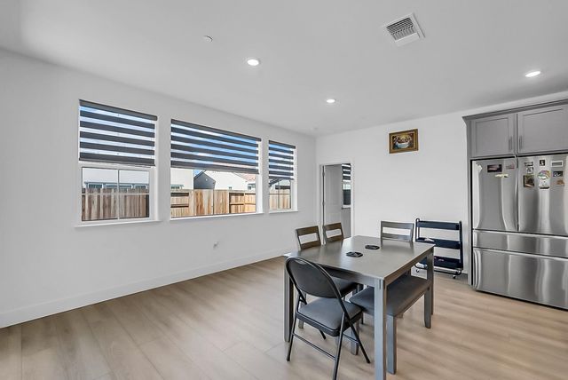 3277 Starburst St, Manteca, CA 95337