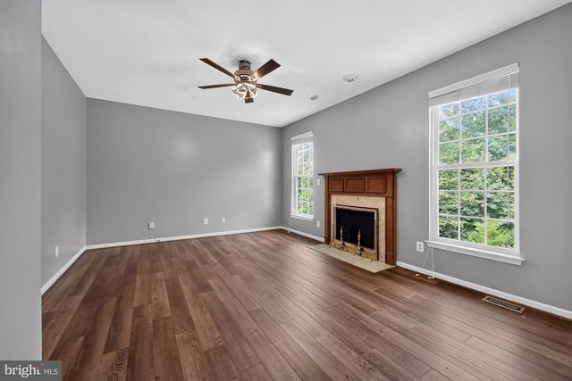 17694 AVENEL LN, Dumfries, VA 22026