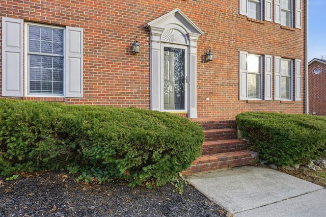 102 Iron Liege Drive, Danville, KY 40422