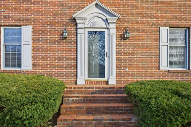 102 Iron Liege Drive, Danville, KY 40422