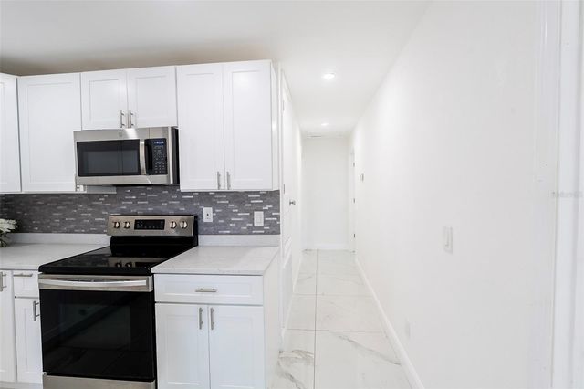 4250 LAKE AVENUE, Kissimmee, FL 34746