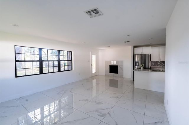 4250 LAKE AVENUE, Kissimmee, FL 34746