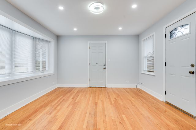 8845 Mango Avenue, Morton Grove, IL 60053