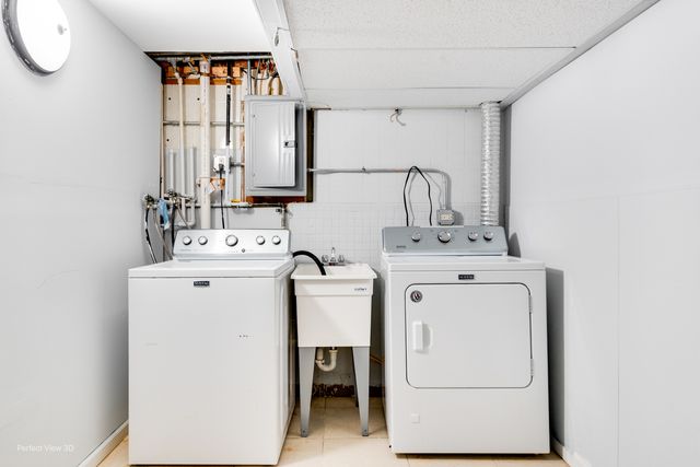 8845 Mango Avenue, Morton Grove, IL 60053