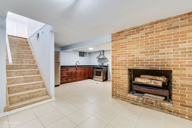 8845 Mango Avenue, Morton Grove, IL 60053