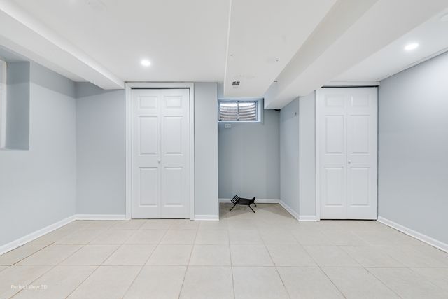 8845 Mango Avenue, Morton Grove, IL 60053