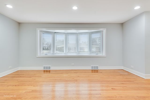 8845 Mango Avenue, Morton Grove, IL 60053